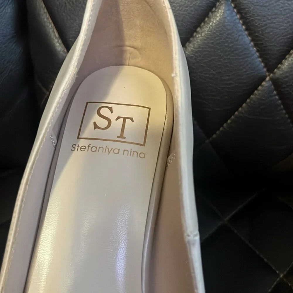 Stefaniya Nina Shoes | Nwot Stefaniya Nina Satin Pumps Size 8.5 | Color: Cream - Picture 4 of 7